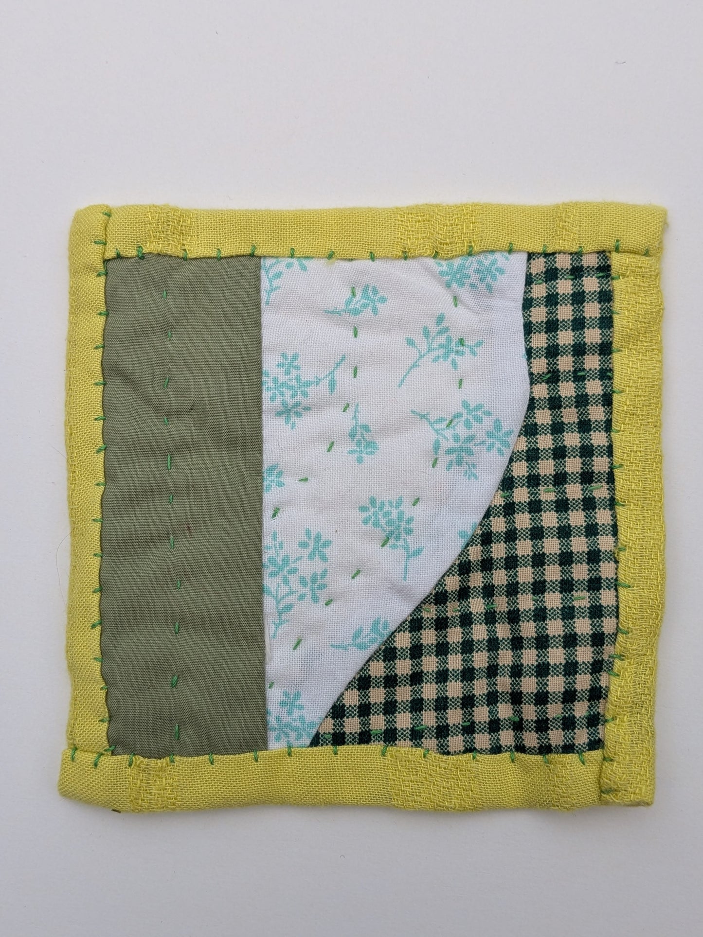 Green Curves Mug Rug